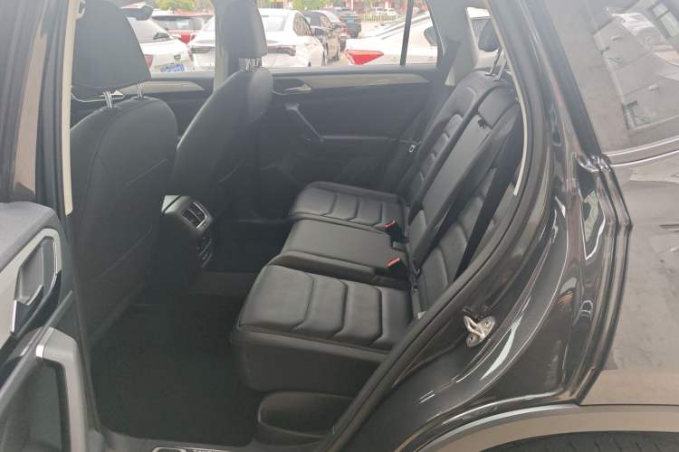 Used Volkswagen Tayron 2021 330TSI Two-Wheel Drive Luxury Smart Connectivity Version Left Rear Seat