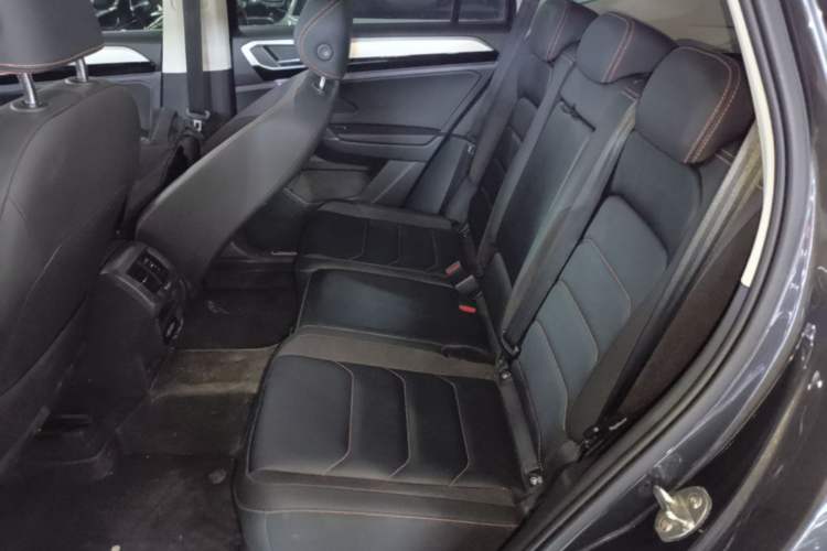 Used Volkswagen Tayron 2021 330TSI Two-Wheel Drive 30th Anniversary Edition Left Rear Seat