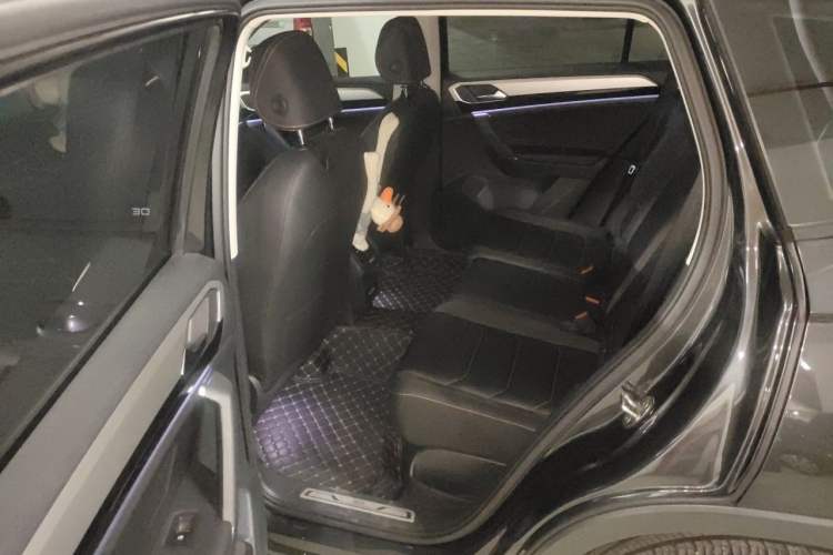Used Volkswagen Tayron 2021 330TSI Two-Wheel Drive 30th Anniversary Edition Left Rear Seat