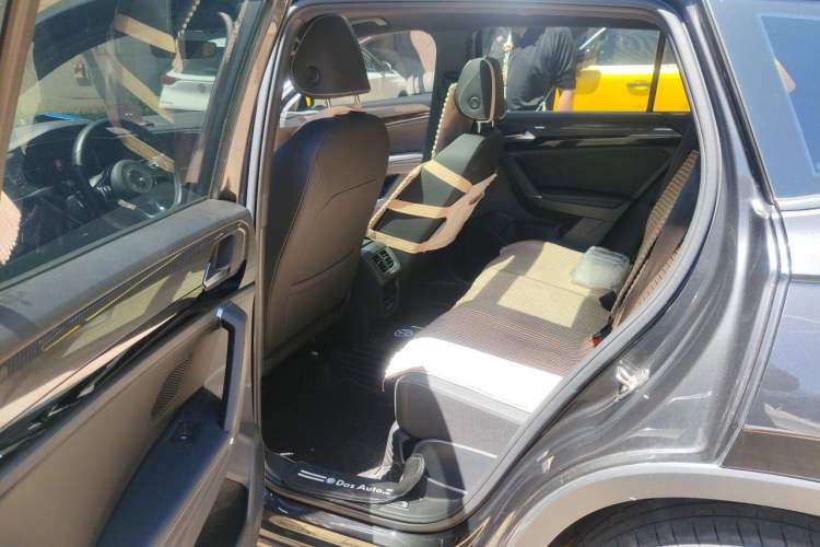 Used Volkswagen Tayron 2021 380TSI All-Wheel Drive R-Line Connected Version Left Rear Seat
