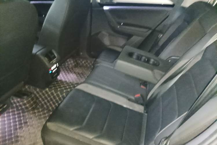 Used Volkswagen Tayron 2021 330TSI Two-Wheel Drive Luxury Smart Connectivity Version Left Rear Seat