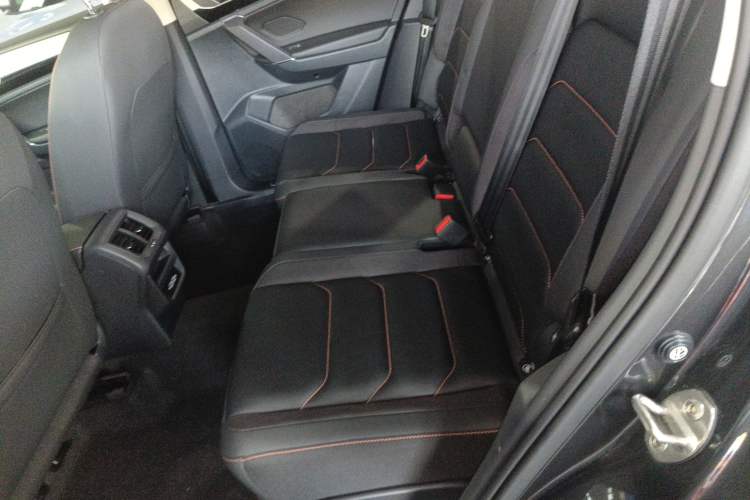 Used Volkswagen Tayron 2021 330TSI Two-Wheel Drive 30th Anniversary Edition Left Rear Seat