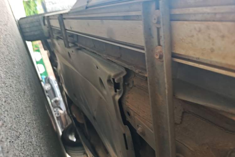 Used Volkswagen Tayron 2021 330TSI Two-Wheel Drive Luxury Smart Connectivity Version Left Side Sill