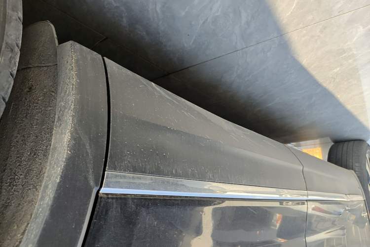 Used Volkswagen Tayron 2021 330TSI Two-Wheel-Drive 3rd Anniversary Limited Edition Left Side Sill