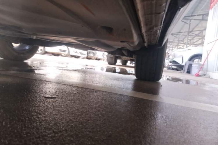 Used Volkswagen Tayron 2021 330TSI Two-Wheel Drive Luxury Smart Connectivity Version Left Side Sill