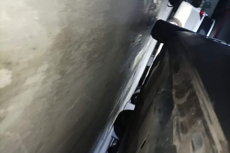 Used Volkswagen Tayron 2021 330TSI Two-Wheel Drive Luxury Smart Connectivity Version Left Side Sill