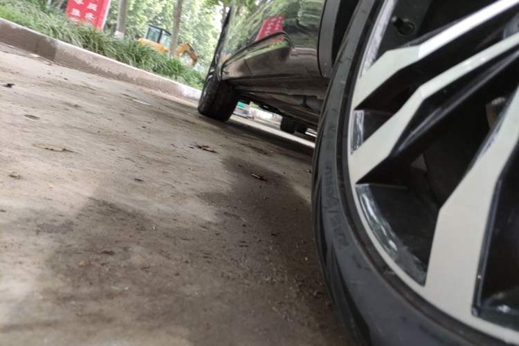 Used Volkswagen Tayron 2021 380TSI All-Wheel Drive R-Line Connected Version Left Side Sill