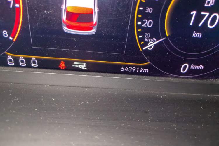 Used Volkswagen Tayron 2021 380TSI All-Wheel Drive R-Line Connected Version Odometer Close Up