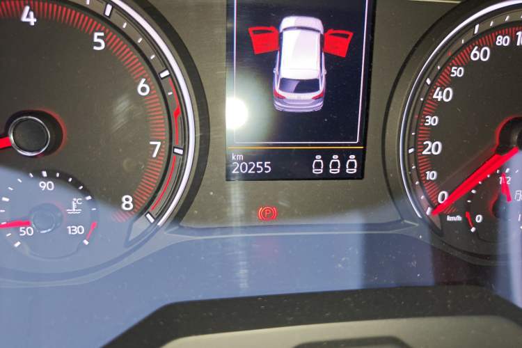 Used Volkswagen Tayron 2021 280TSI Two-Wheel Drive Luxury Smart Connectivity Version Odometer Close Up