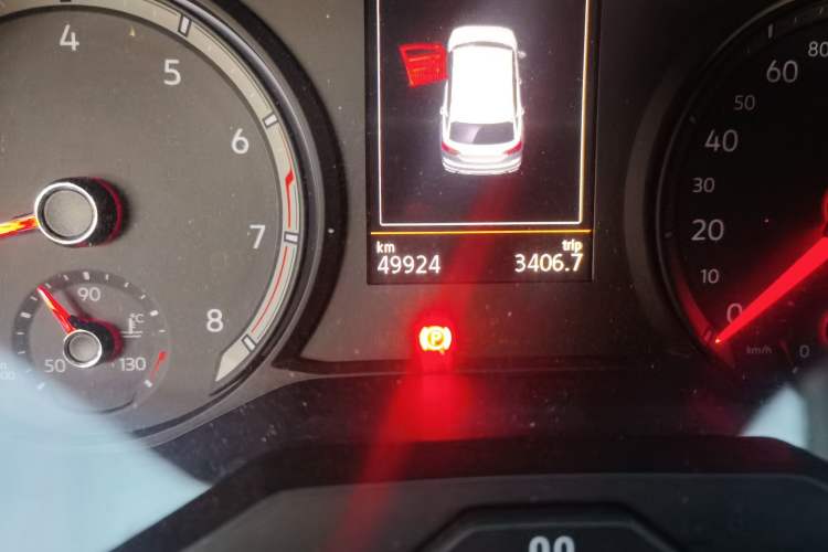 Used Volkswagen Tayron 2021 330TSI Two-Wheel Drive Luxury Smart Connectivity Version Odometer Close Up
