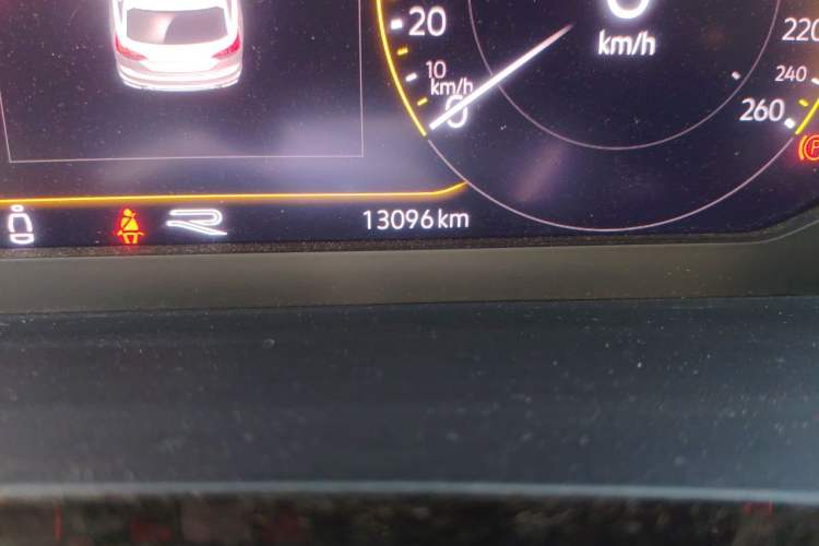 Used Volkswagen Tayron 2021 380TSI All-Wheel Drive R-Line Connected Version Odometer Close Up