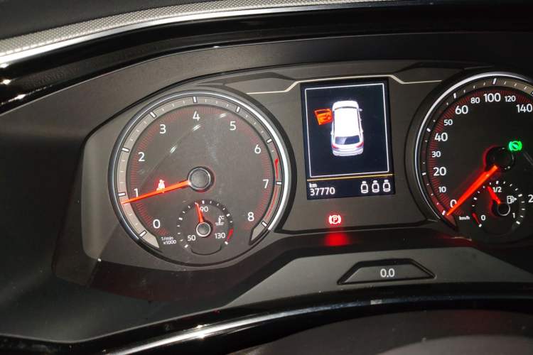 Used Volkswagen Tayron 2021 330TSI Two-Wheel Drive Luxury Smart Connectivity Version Odometer Close Up