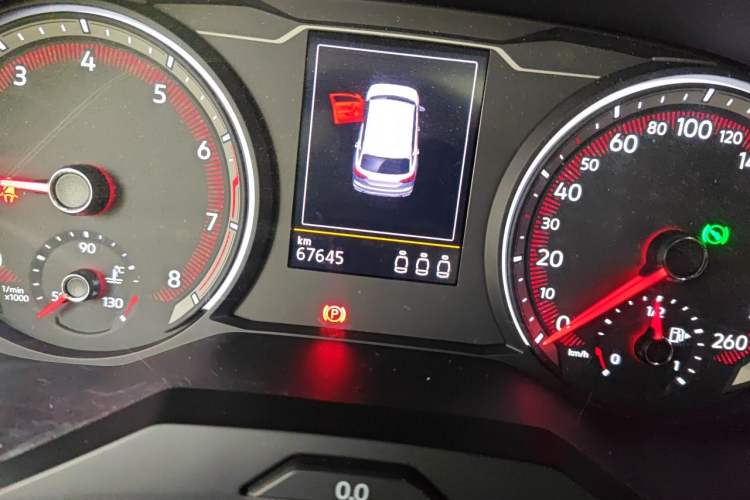 Used Volkswagen Tayron 2021 330TSI Two-Wheel Drive Luxury Smart Connectivity Version Odometer Close Up
