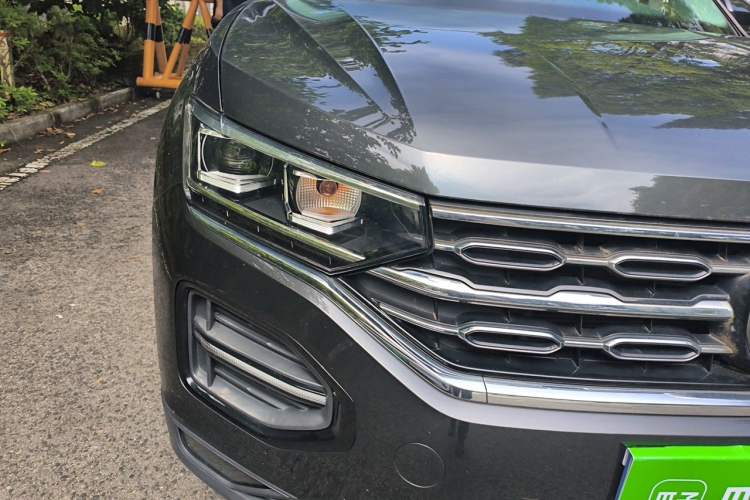 Used Volkswagen Tayron 2021 330TSI Two-Wheel Drive Luxury Connected Version Plus Right Front Headlight