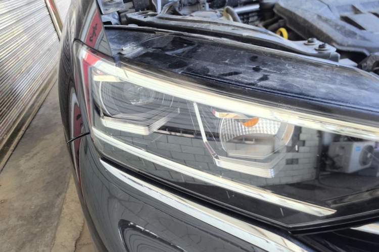 Used Volkswagen Tayron 2021 330TSI Two-Wheel-Drive 3rd Anniversary Limited Edition Plus Right Front Headlight