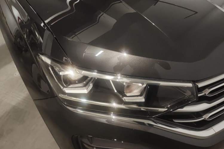 Used Volkswagen Tayron 2021 330TSI Two-Wheel Drive 30th Anniversary Edition Right Front Headlight