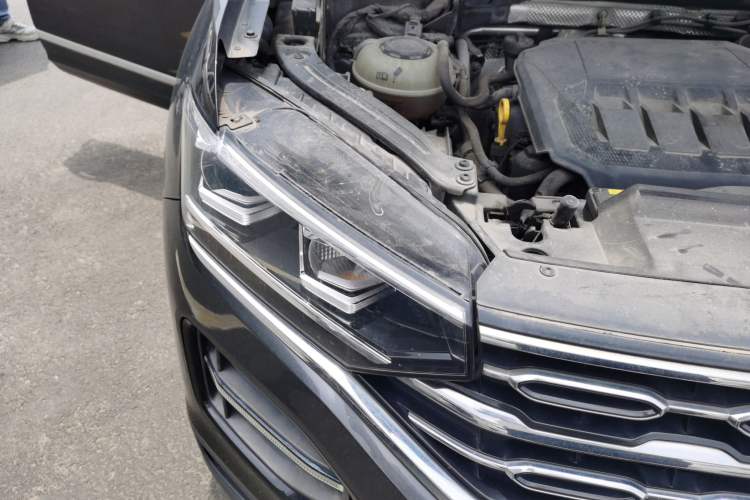 Used Volkswagen Tayron 2021 330TSI Two-Wheel Drive Luxury Smart Connectivity Version Right Front Headlight