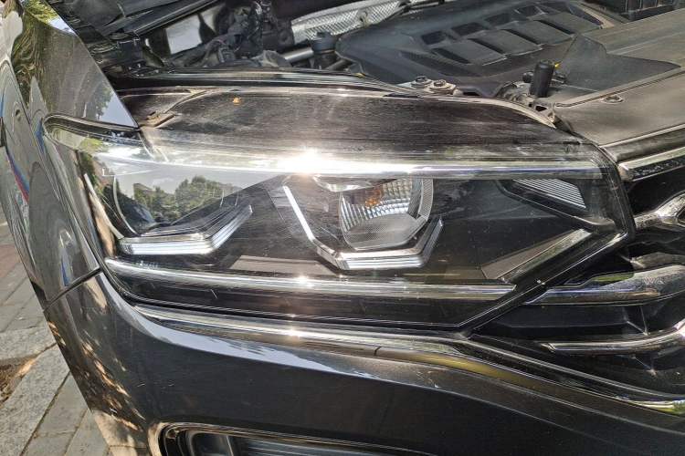 Used Volkswagen Tayron 2021 330TSI Two-Wheel Drive 30th Anniversary Edition Right Front Headlight