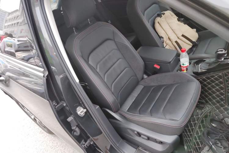 Used Volkswagen Tayron 2021 330TSI Two-Wheel Drive Luxury Smart Connectivity Version Right Front Seat