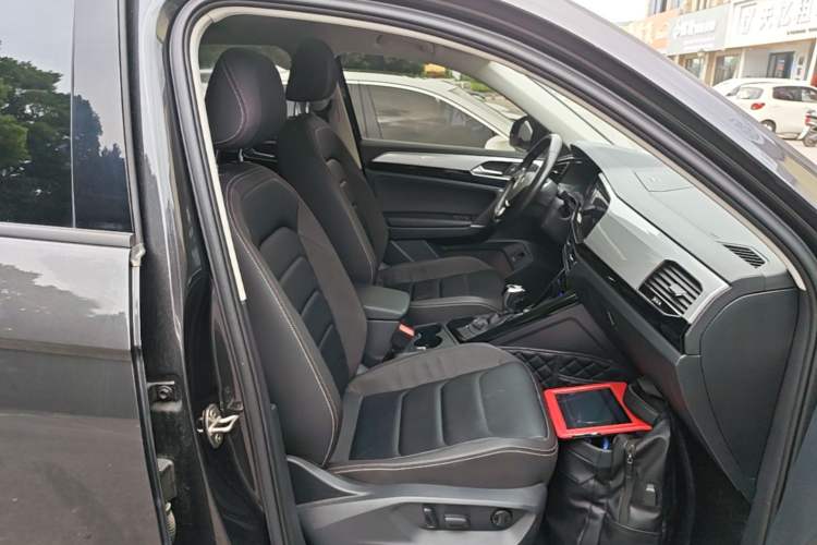 Used Volkswagen Tayron 2021 280TSI Two-Wheel Drive Luxury Smart Connectivity Version Right Front Seat