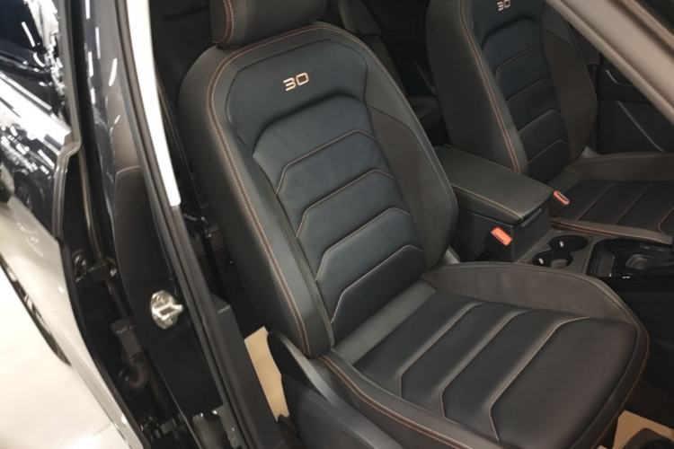 Used Volkswagen Tayron 2021 330TSI Two-Wheel Drive 30th Anniversary Edition Right Front Seat