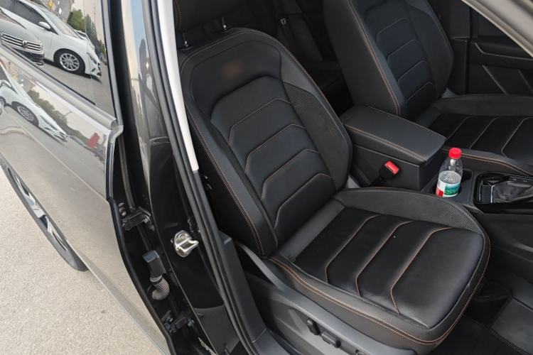 Used Volkswagen Tayron 2021 330TSI Two-Wheel Drive 30th Anniversary Edition Right Front Seat