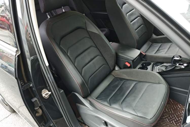 Used Volkswagen Tayron 2021 280TSI Two-Wheel Drive Luxury Smart Connectivity Version Right Front Seat