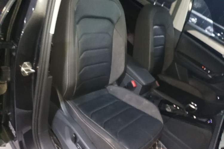 Used Volkswagen Tayron 2021 330TSI Two-Wheel Drive Luxury Smart Connectivity Version Right Front Seat