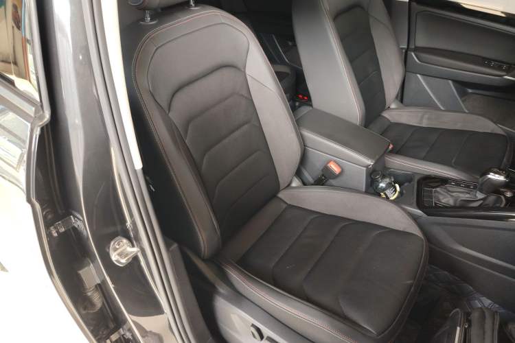 Used Volkswagen Tayron 2021 330TSI Two-Wheel Drive Luxury Smart Connectivity Version Right Front Seat