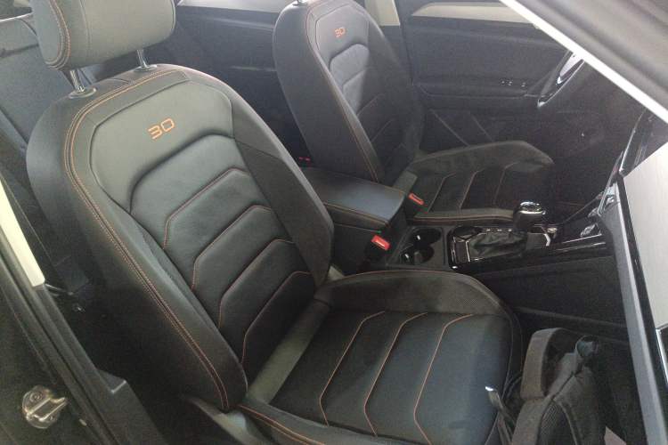 Used Volkswagen Tayron 2021 330TSI Two-Wheel Drive 30th Anniversary Edition Right Front Seat