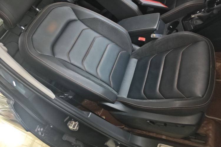 Used Volkswagen Tayron 2021 330TSI Two-Wheel Drive 30th Anniversary Edition Right Front Seat