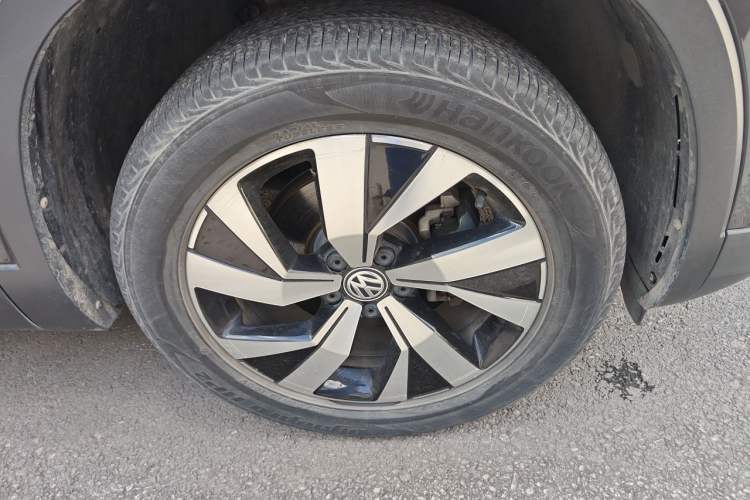 Used Volkswagen Tayron 2021 280TSI Two-Wheel Drive Luxury Smart Connectivity Version Right Front Wheel Hub