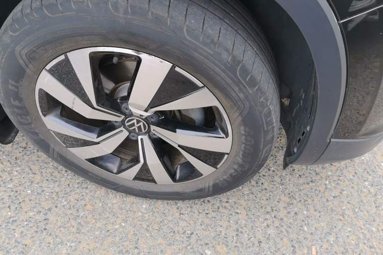 Used Volkswagen Tayron 2021 280TSI Two-Wheel Drive Luxury Smart Connectivity Version Right Front Wheel Hub