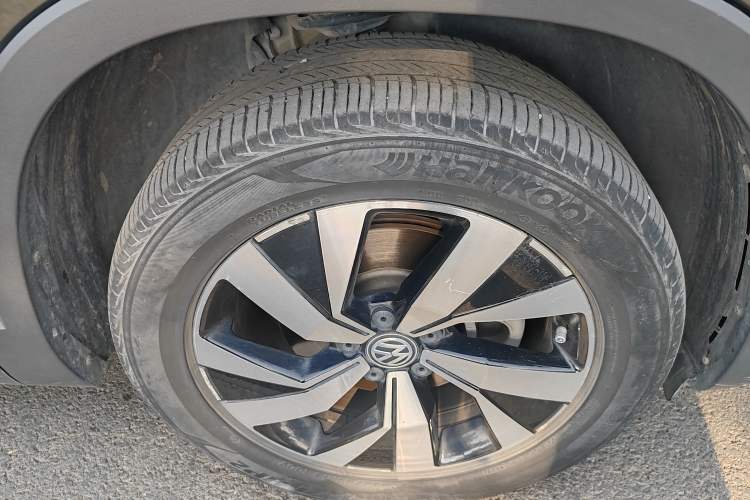 Used Volkswagen Tayron 2021 330TSI Two-Wheel Drive Luxury Smart Connectivity Version Right Front Wheel Hub