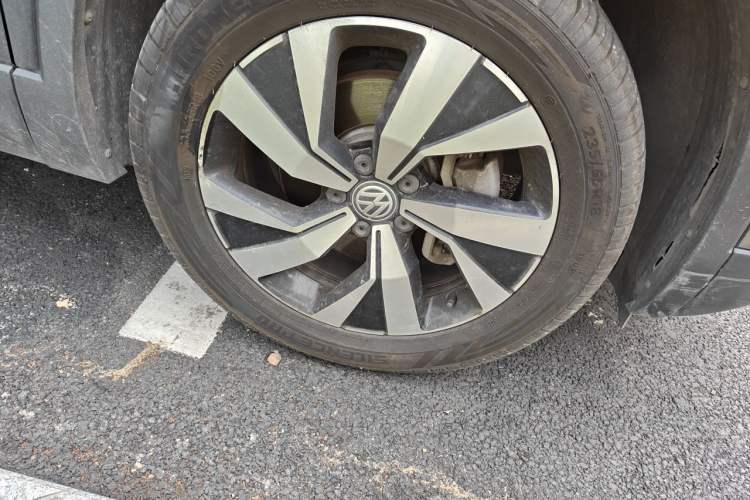 Used Volkswagen Tayron 2021 330TSI Two-Wheel Drive 30th Anniversary Edition Right Front Wheel Hub