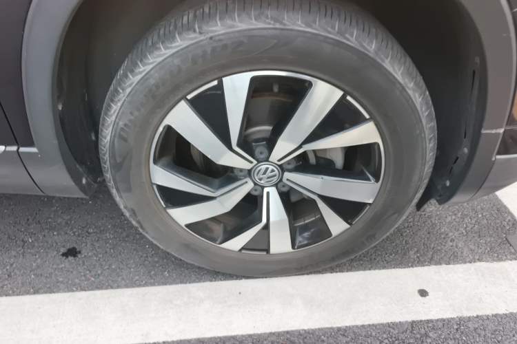 Used Volkswagen Tayron 2021 330TSI Two-Wheel Drive 30th Anniversary Edition Right Front Wheel Hub