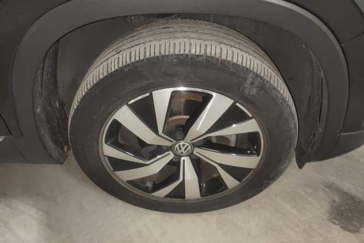 Used Volkswagen Tayron 2021 330TSI Two-Wheel Drive 30th Anniversary Edition Right Front Wheel Hub