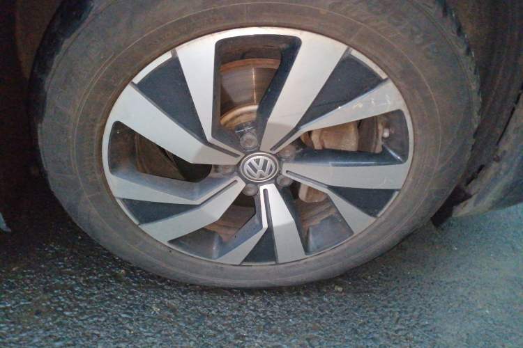 Used Volkswagen Tayron 2021 330TSI Two-Wheel Drive Luxury Smart Connectivity Version Right Front Wheel Hub