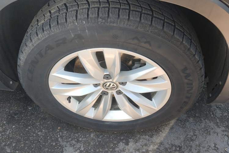 Used Volkswagen Tayron 2021 280TSI Two-Wheel Drive Comfort Connect Edition Right Front Wheel Hub
