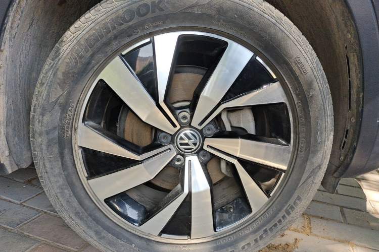 Used Volkswagen Tayron 2021 330TSI Two-Wheel Drive 30th Anniversary Edition Right Front Wheel Hub