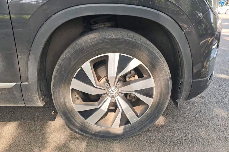 Used Volkswagen Tayron 2021 280TSI Two-Wheel Drive Luxury Smart Connectivity Version Right Front Wheel Hub