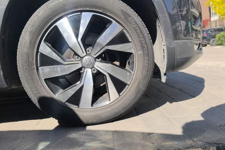 Used Volkswagen Tayron 2021 330TSI Two-Wheel Drive 30th Anniversary Edition Right Front Wheel Hub