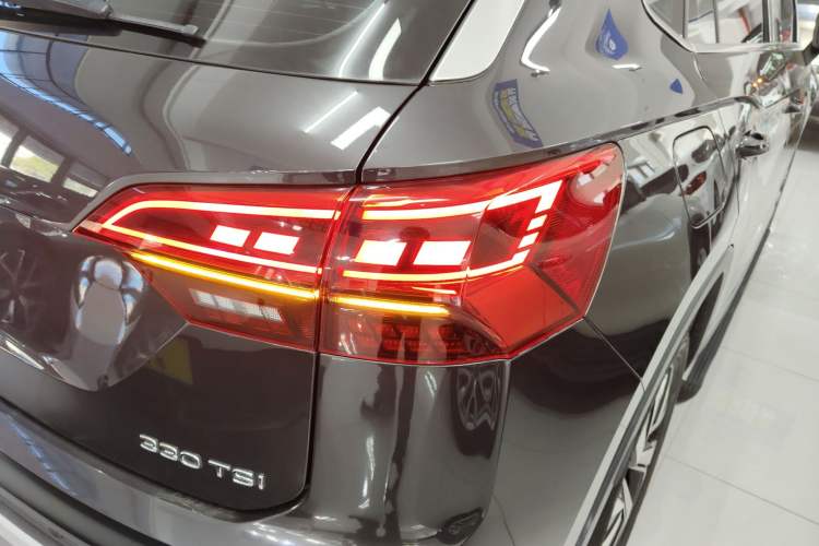 Used Volkswagen Tayron 2021 330TSI Two-Wheel Drive Luxury Smart Connectivity Version Right Rear Taillight