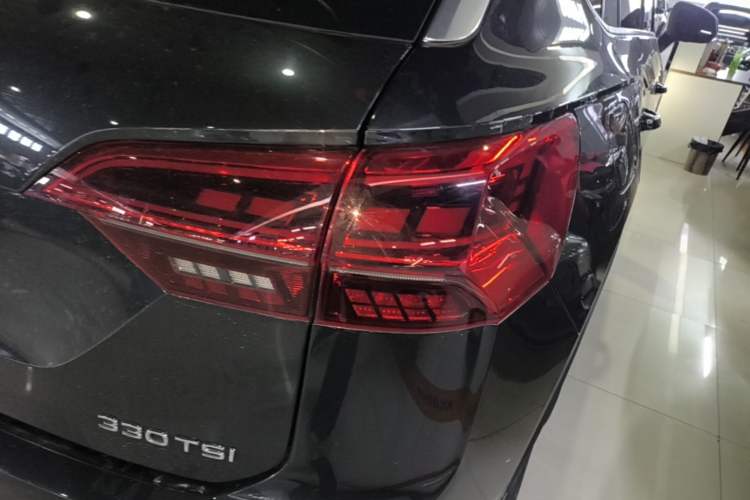 Used Volkswagen Tayron 2021 330TSI Two-Wheel Drive 30th Anniversary Edition Right Rear Taillight