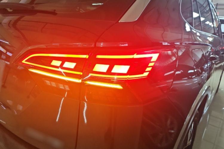 Used Volkswagen Tayron 2021 330TSI Two-Wheel Drive 30th Anniversary Edition Right Rear Taillight