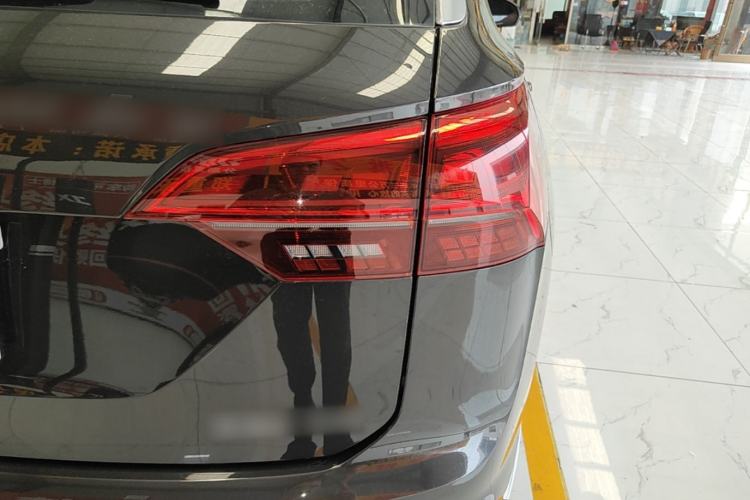 Used Volkswagen Tayron 2021 330TSI Two-Wheel-Drive 3rd Anniversary Limited Edition Right Rear Taillight