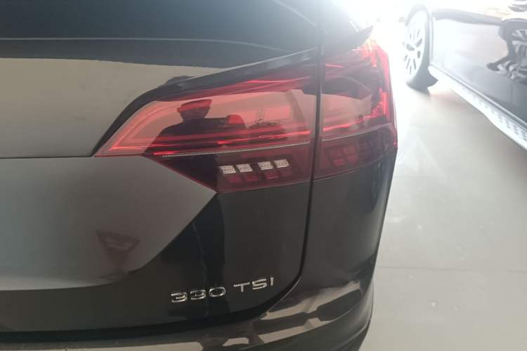 Used Volkswagen Tayron 2021 330TSI Two-Wheel Drive Luxury Smart Connectivity Version Right Rear Taillight