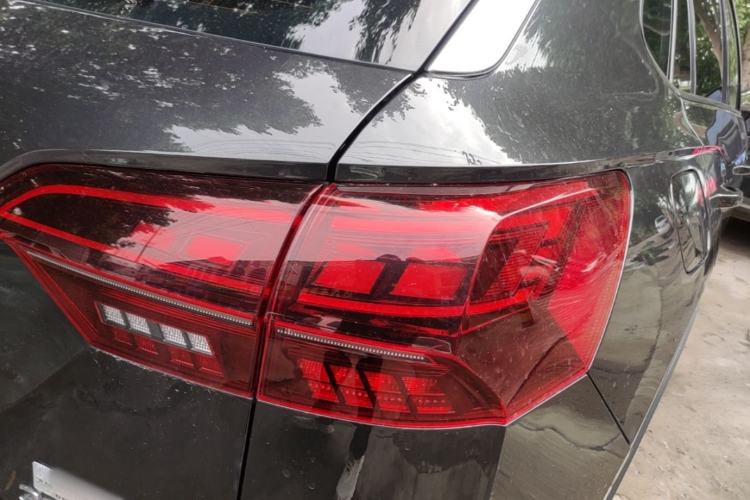 Used Volkswagen Tayron 2021 380TSI All-Wheel Drive R-Line Connected Version Right Rear Taillight