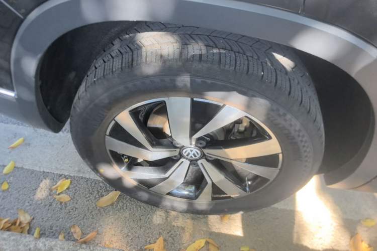 Used Volkswagen Tayron 2021 330TSI Two-Wheel Drive Luxury Connected Version Plus Right Rear Wheel Hub