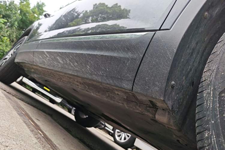 Used Volkswagen Tayron 2021 280TSI Two-Wheel Drive Luxury Smart Connectivity Version Right Side Sill